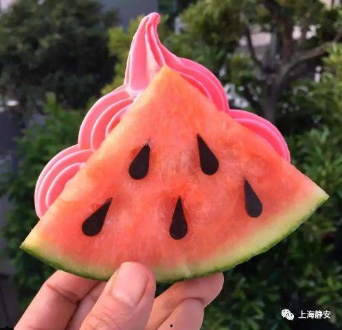 最新吃瓜网红纹身图,揭秘吃瓜网红的个性纹身图鉴 第3张 最新吃瓜网红纹身图,揭秘吃瓜网红的个性纹身图鉴 第3张